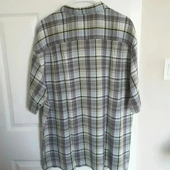 Tommy Bahama Original Fit 100% Silk Shirt - Picture 2 of 4